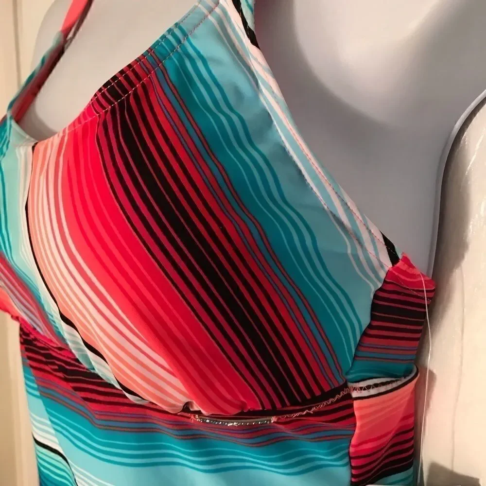NWT XS ZeroXposur Wonderful Swim Top!!